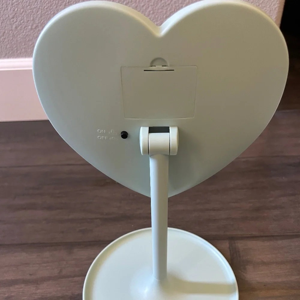 Urban Outfitters Heart Vanity Mirror 💕